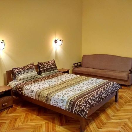 Apartment On Virmens'Ka Street Lviv Eksteriør bilde